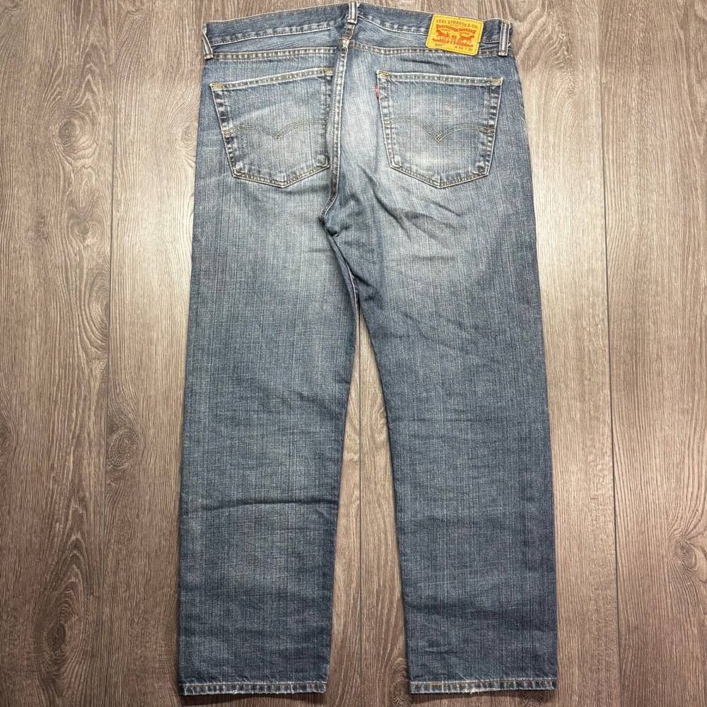 Levis 505 Regular Fit Straight Leg Jeans Mens 36x30 Medium Wash Blue Denim